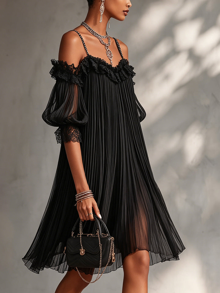 Victoire | Mini-robe Noire en Mousseline à Épaules Dénudées