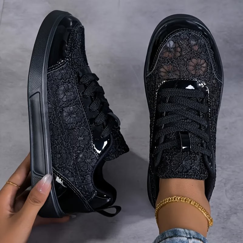 Émeraude | Sneakers Brodées en Dentelle