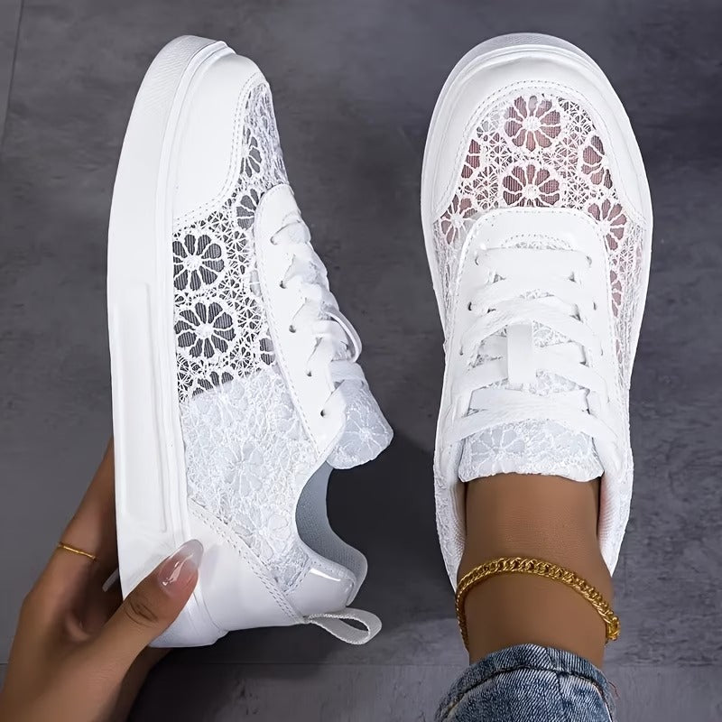 Émeraude | Sneakers Brodées en Dentelle