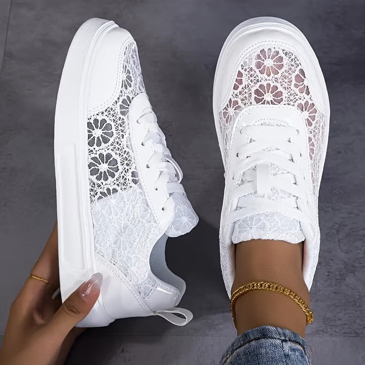 Émeraude | Sneakers Brodées en Dentelle