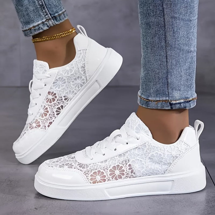 Émeraude | Sneakers Brodées en Dentelle